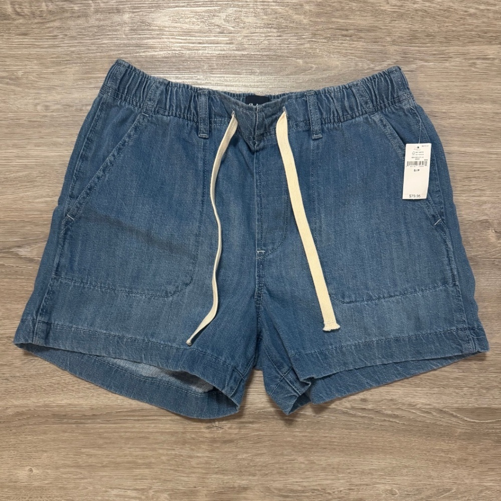 GAP NWT Jean Shorts